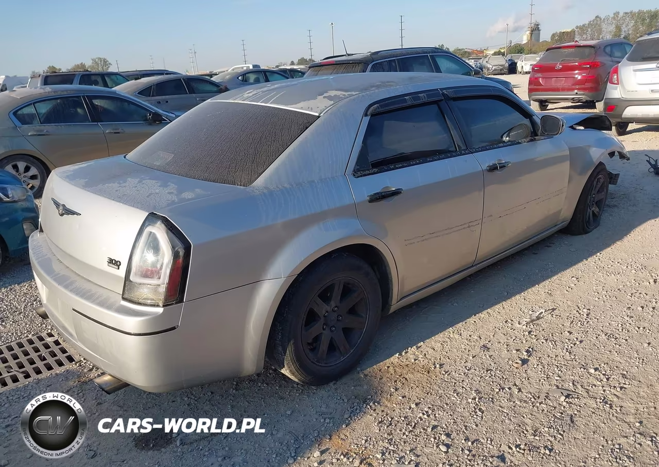 2007 Chrysler 300 Touring VIN:2C3KA53G87H682339 - 4
