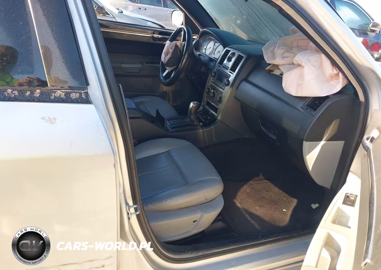 2007 Chrysler 300 Touring VIN:2C3KA53G87H682339 - 5