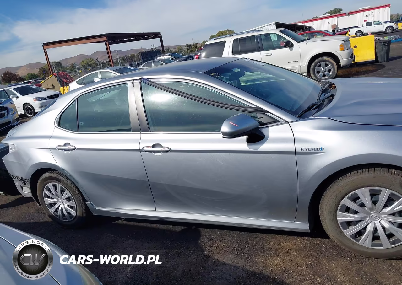 2020 Toyota Camry Le Hybrid VIN:4T1C31AK4LU534329 - 14