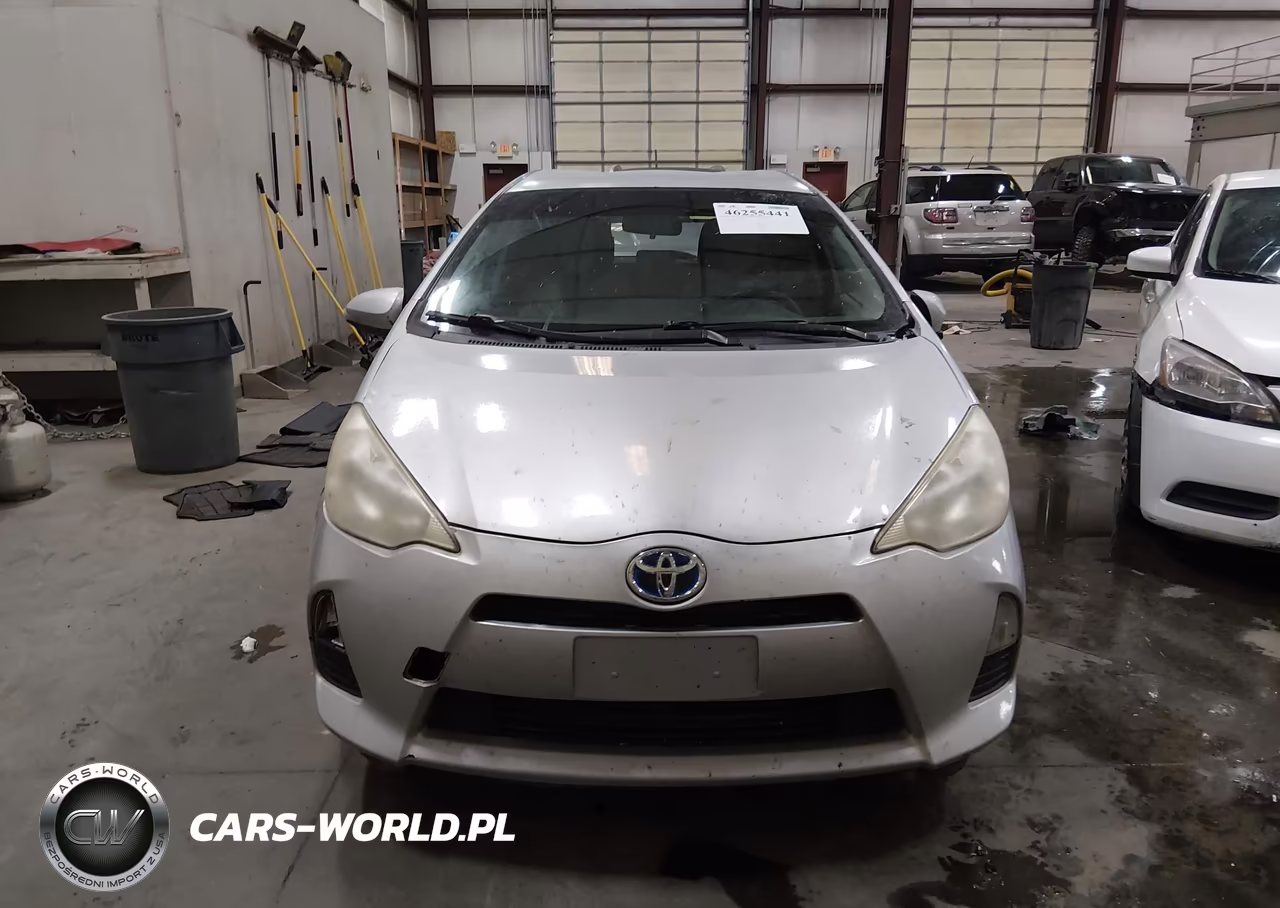 2014 Toyota Prius C One VIN:JTDKDTB37E1074152 - 12