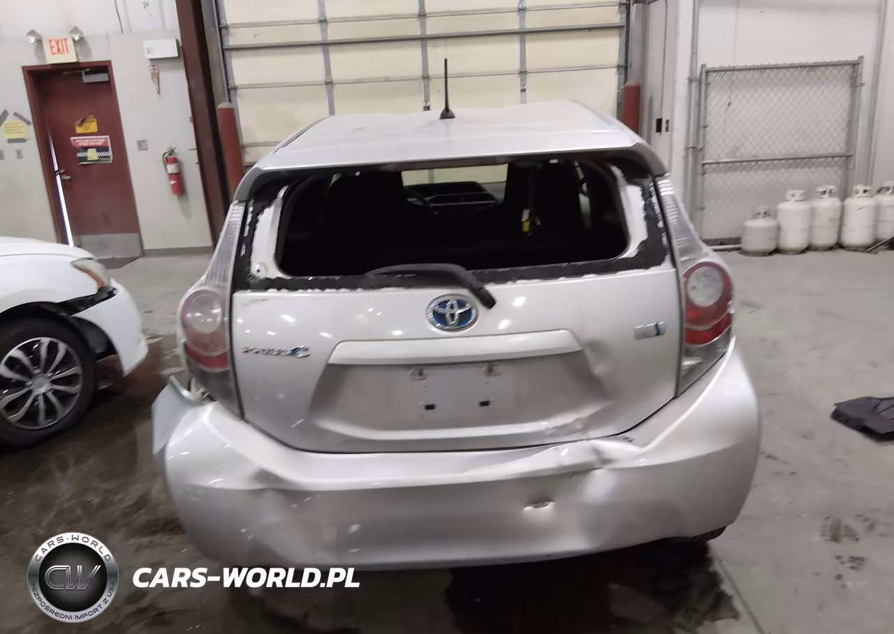 2014 Toyota Prius C One VIN:JTDKDTB37E1074152 - 16