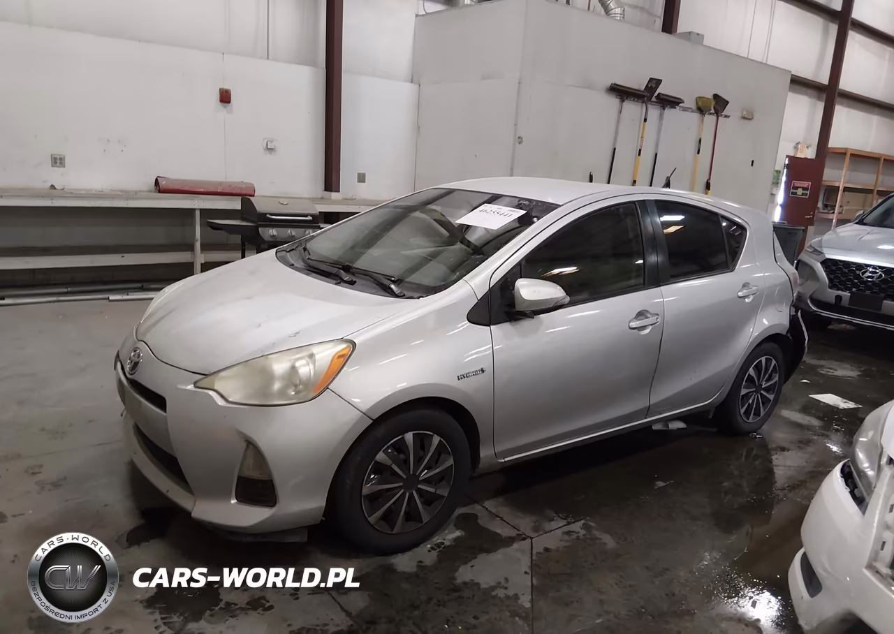 2014 Toyota Prius C One VIN:JTDKDTB37E1074152 - 2