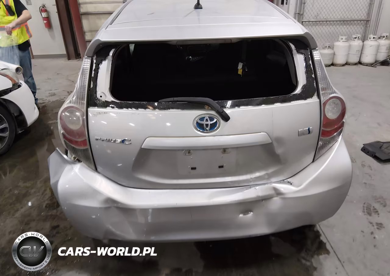 2014 Toyota Prius C One VIN:JTDKDTB37E1074152 - 6