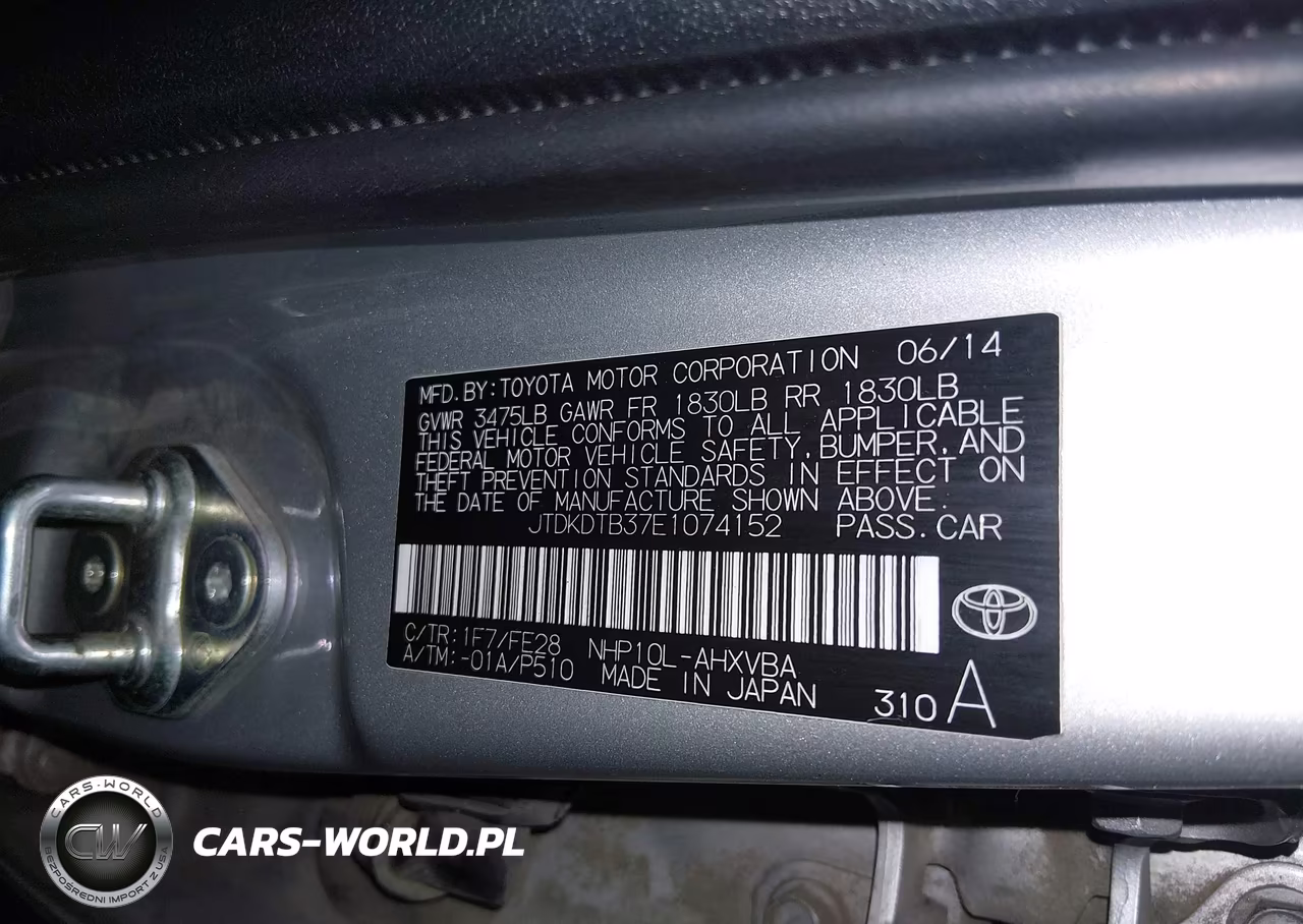 2014 Toyota Prius C One VIN:JTDKDTB37E1074152 - 9