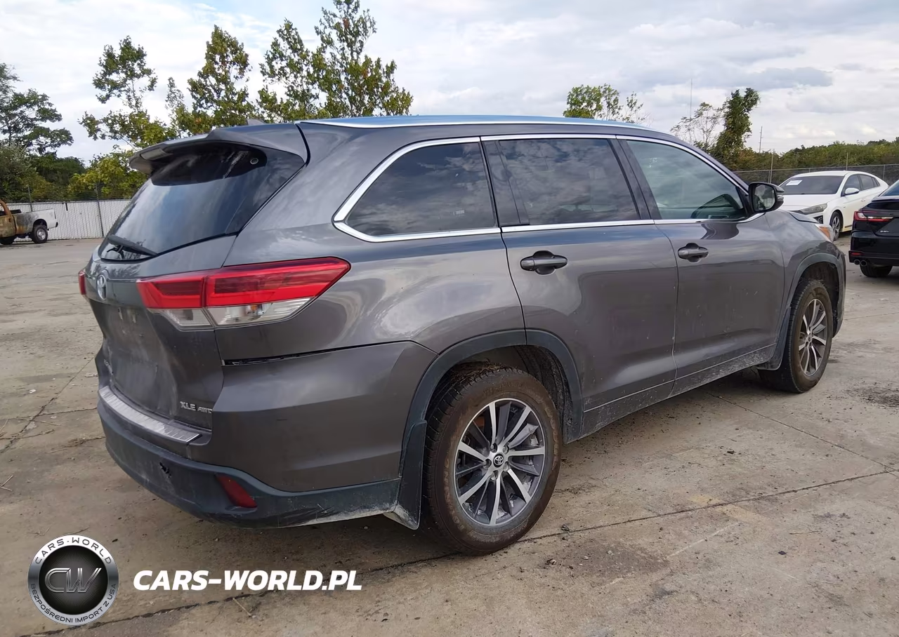 2017 Toyota Highlander Xle VIN:5TDJZRFH6HS419703 - 4