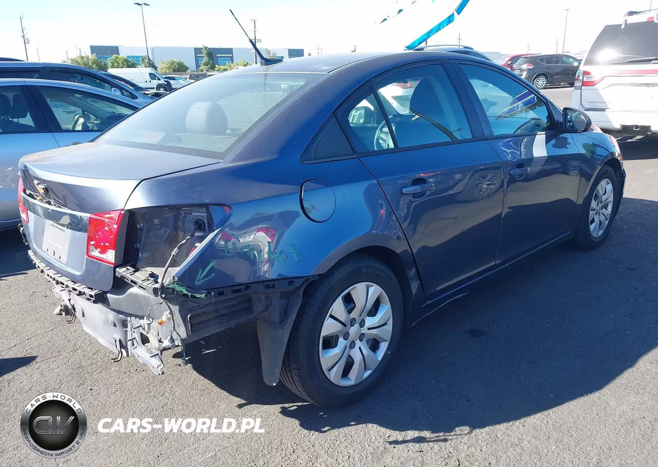 2014 Chevrolet Cruze Ls Auto VIN:1G1PA5SG2E7283804 - 4