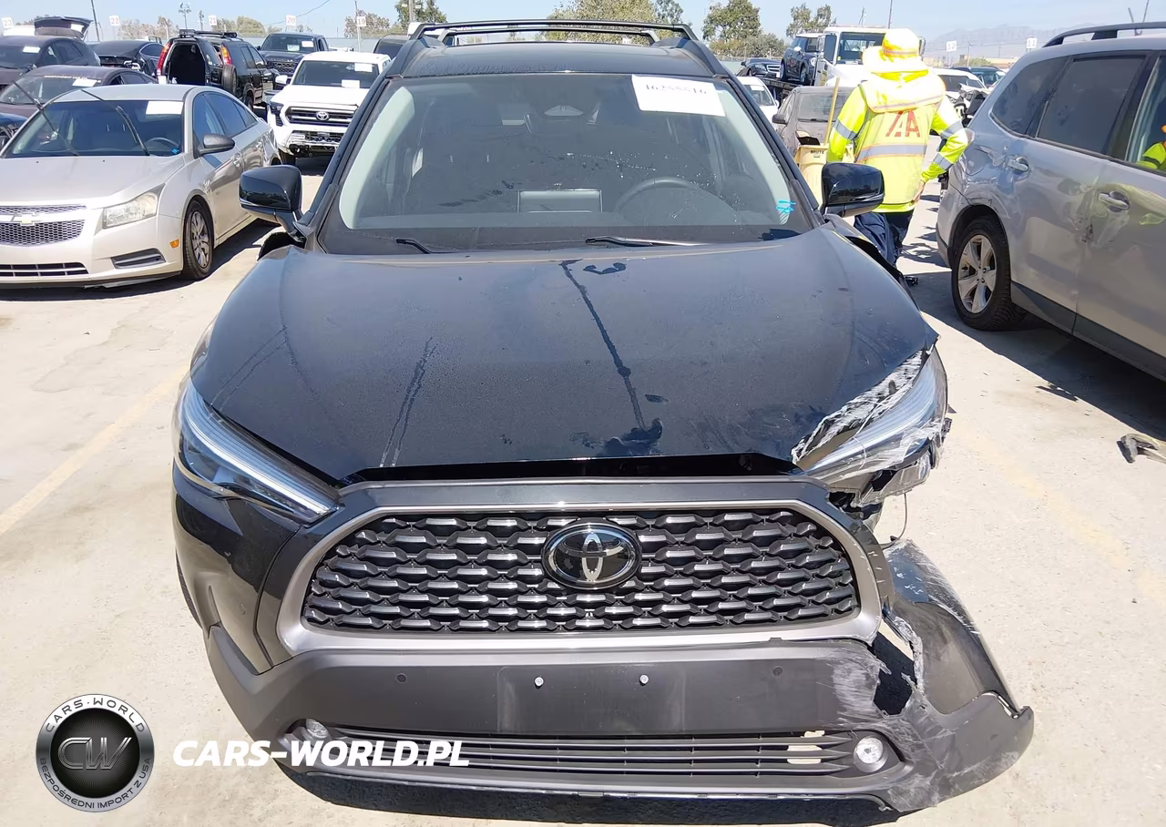 2025 Toyota Corolla Cross Xle VIN:7MUDAAAG5SV125114 - 11