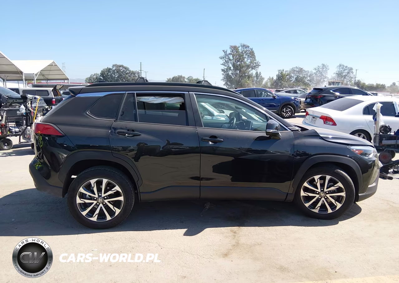 2025 Toyota Corolla Cross Xle VIN:7MUDAAAG5SV125114 - 12