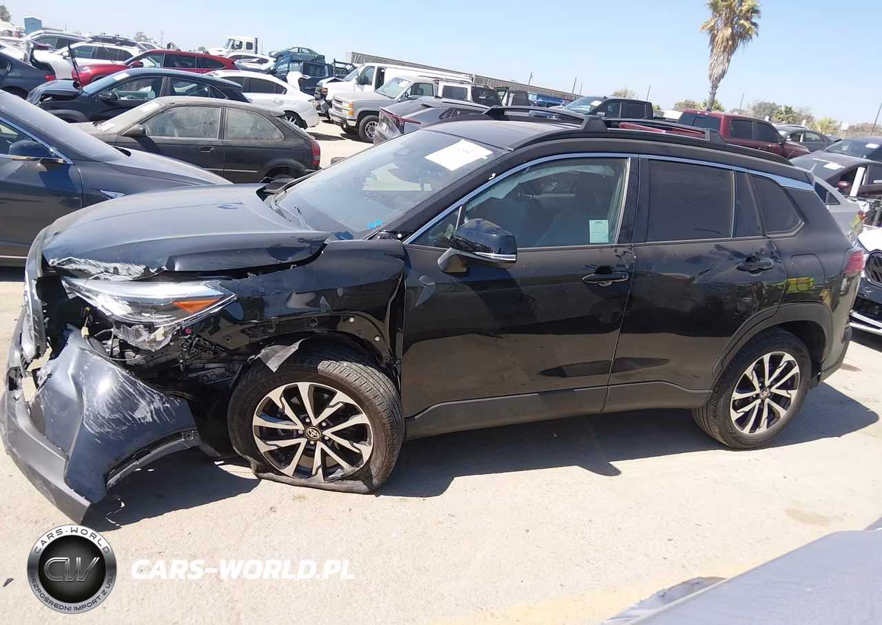 2025 Toyota Corolla Cross Xle VIN:7MUDAAAG5SV125114 - 13