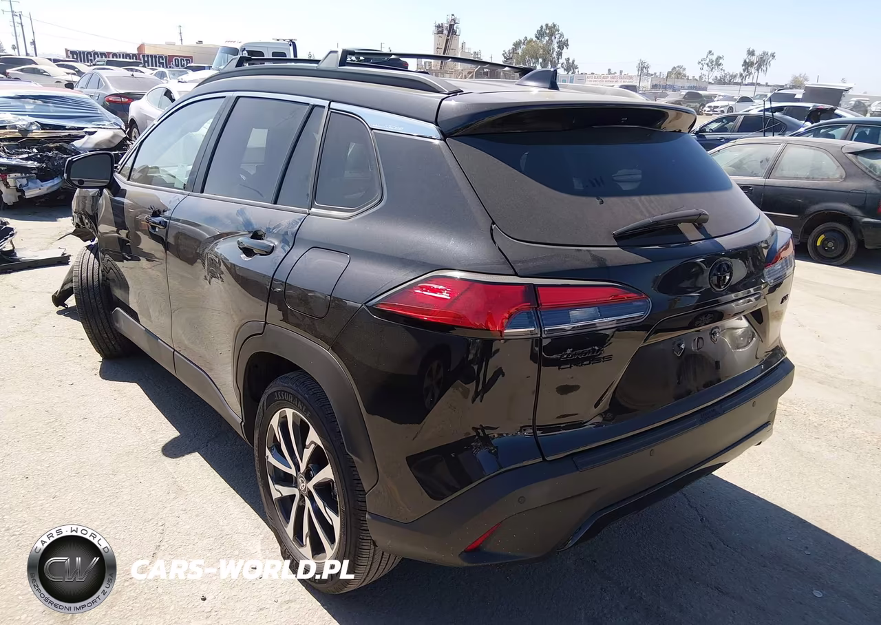2025 Toyota Corolla Cross Xle VIN:7MUDAAAG5SV125114 - 3