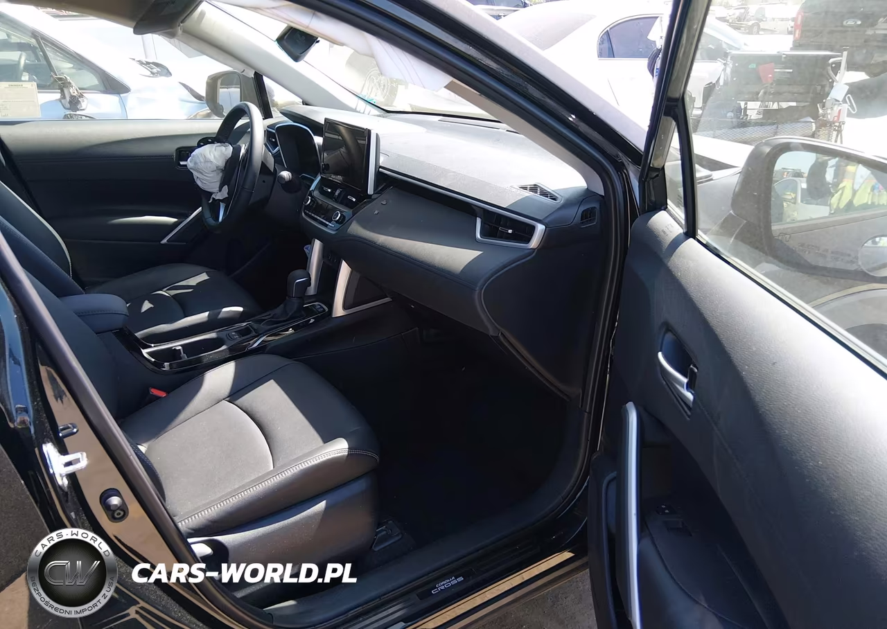 2025 Toyota Corolla Cross Xle VIN:7MUDAAAG5SV125114 - 5