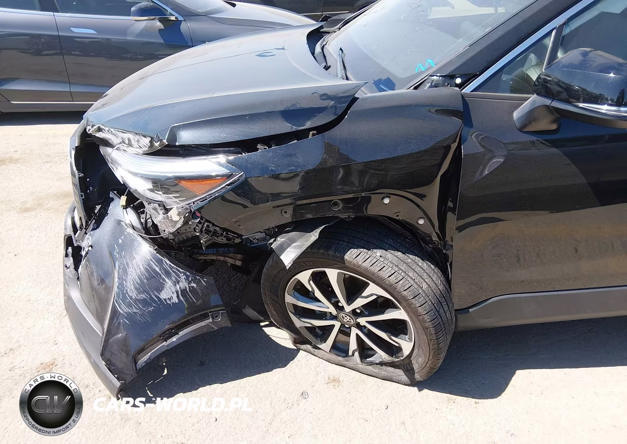 2025 Toyota Corolla Cross Xle VIN:7MUDAAAG5SV125114 - 6