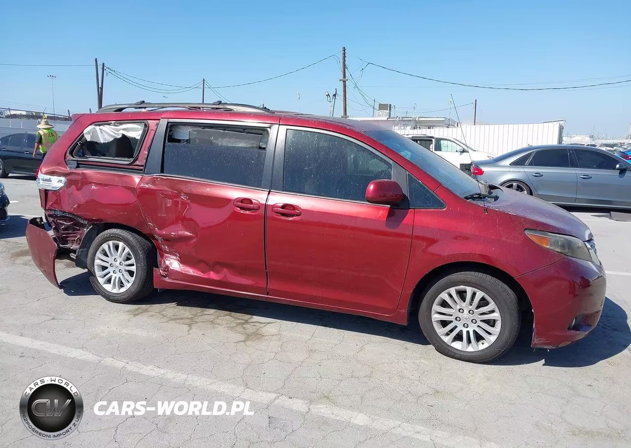 2011 Toyota Sienna Xle V6 VIN:5TDYK3DC3BS020052 - 13
