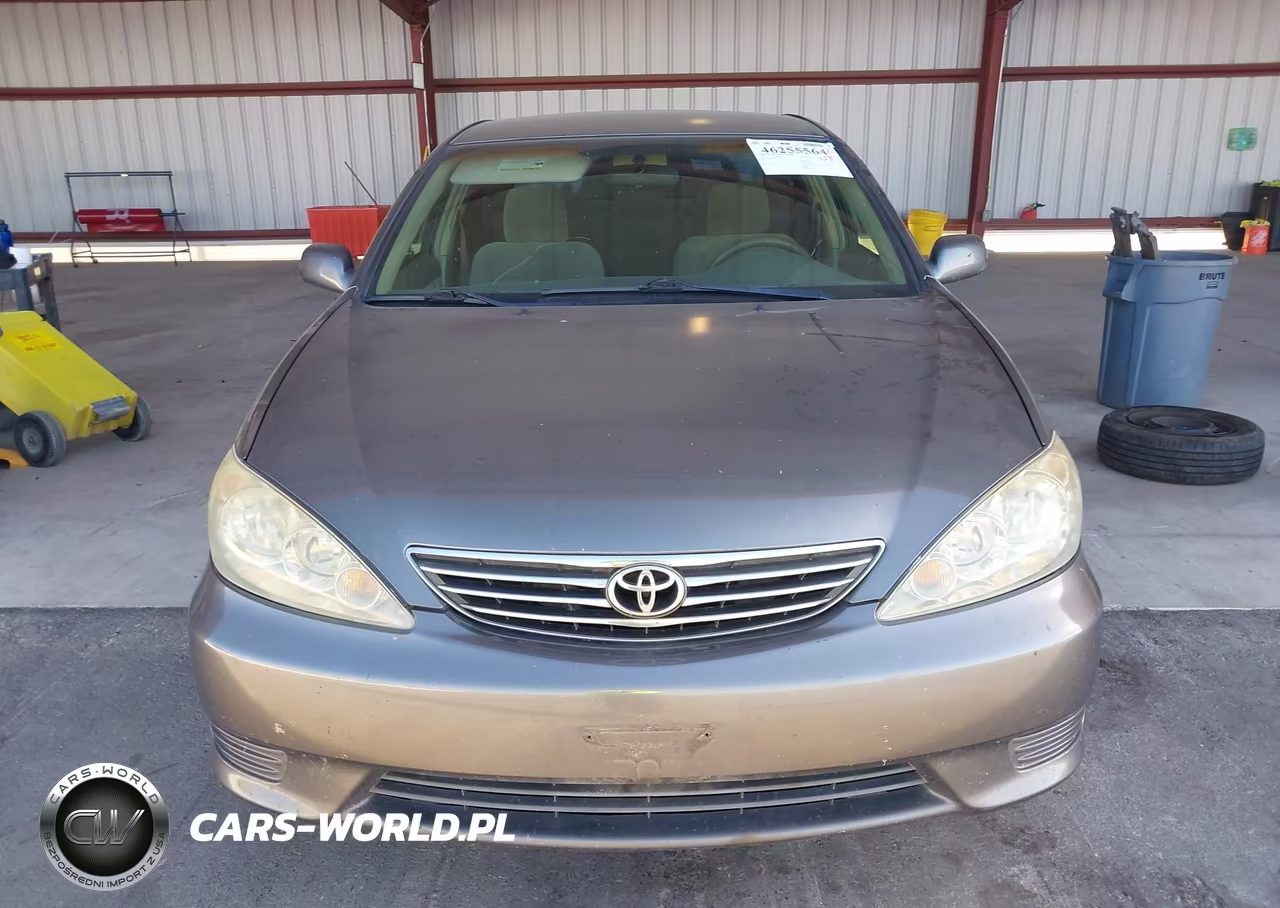2005 Toyota Camry Le VIN:4T1BE32KX5U585966 - 15
