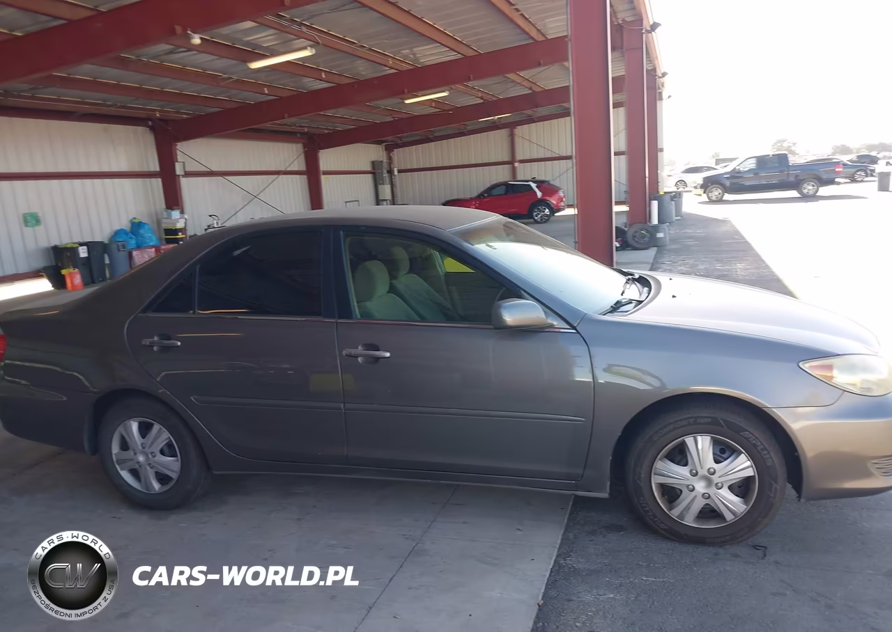 2005 Toyota Camry Le VIN:4T1BE32KX5U585966 - 16