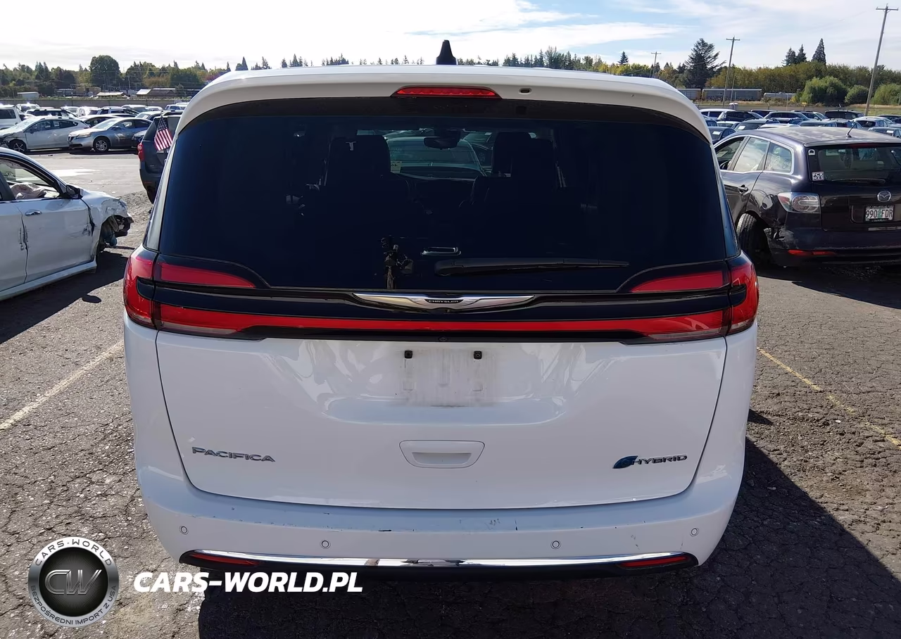 2024 Chrysler Pacifica Hybrid Select VIN:2C4RC1S7XRR156628 - 17
