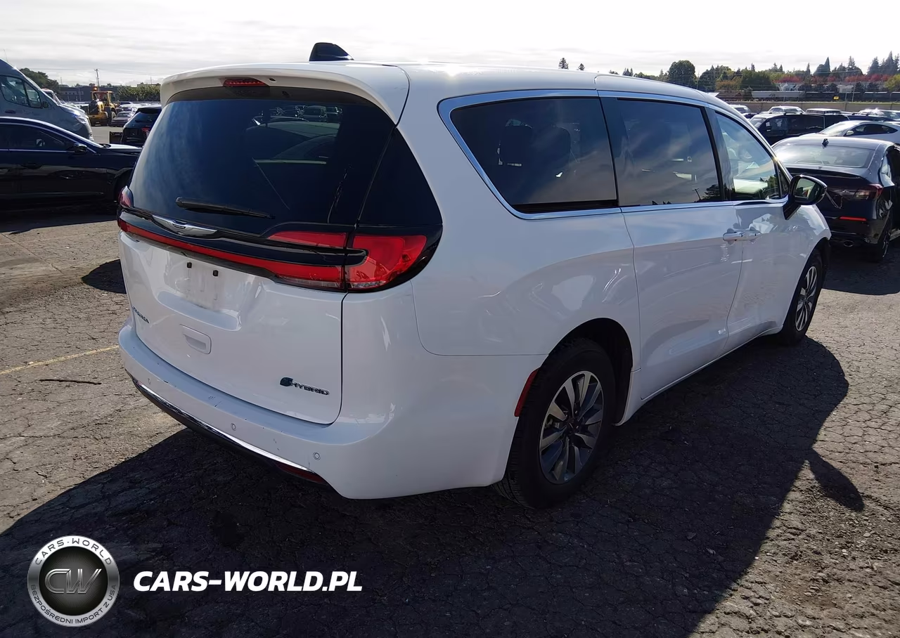 2024 Chrysler Pacifica Hybrid Select VIN:2C4RC1S7XRR156628 - 4