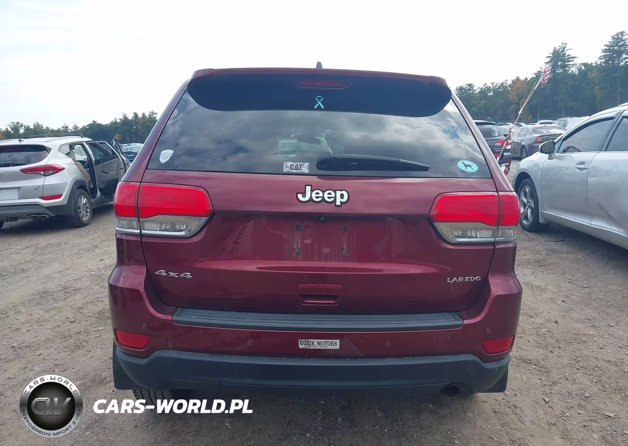 2018 Jeep Grand Cherokee Laredo E 4X4 VIN:1C4RJFAG2JC340429 - 17