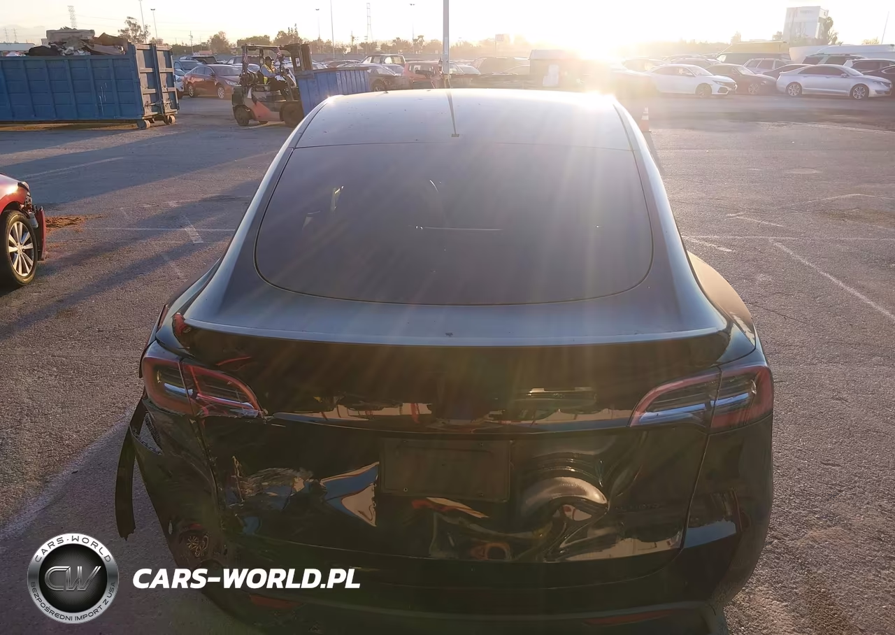 2022 Tesla Model Y Performance Dual Motor All-Wheel Drive VIN:7SAYGDEF7NF511445 - 16