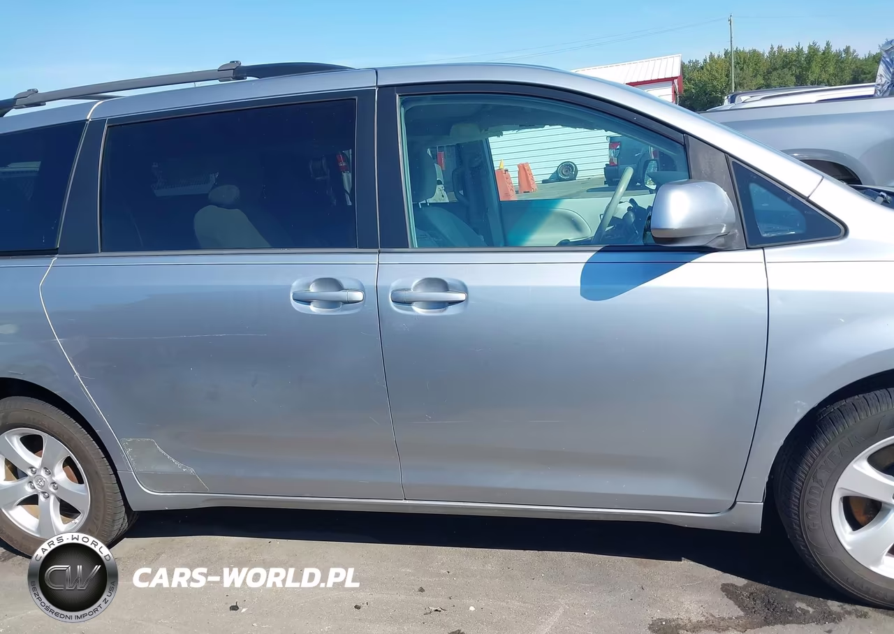 2013 Toyota Sienna Le V6 8 Passenger VIN:5TDKK3DC9DS366566 - 13