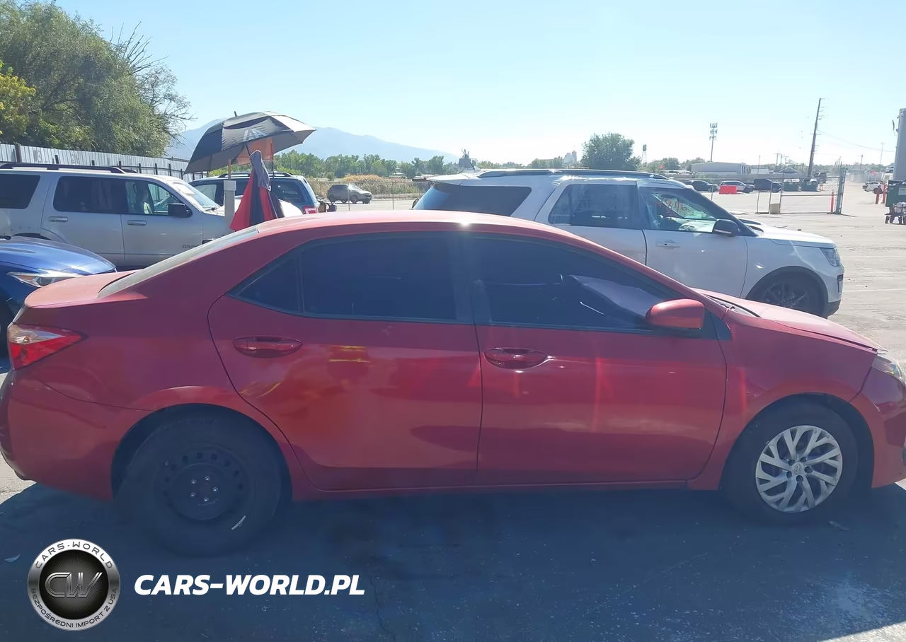 2019 Toyota Corolla Le VIN:5YFBURHE2KP932484 - 13