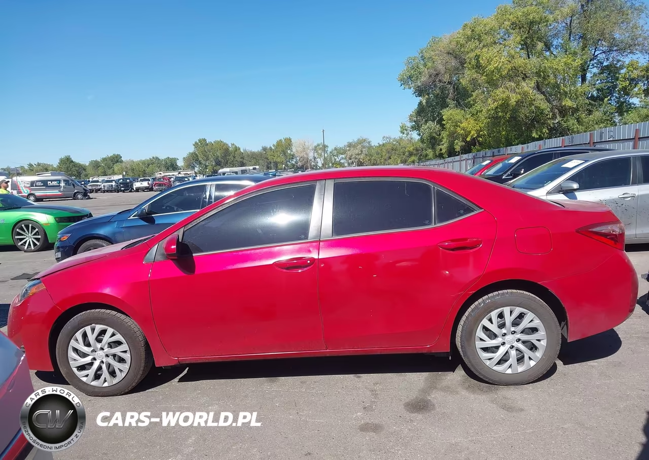 2019 Toyota Corolla Le VIN:5YFBURHE2KP932484 - 14