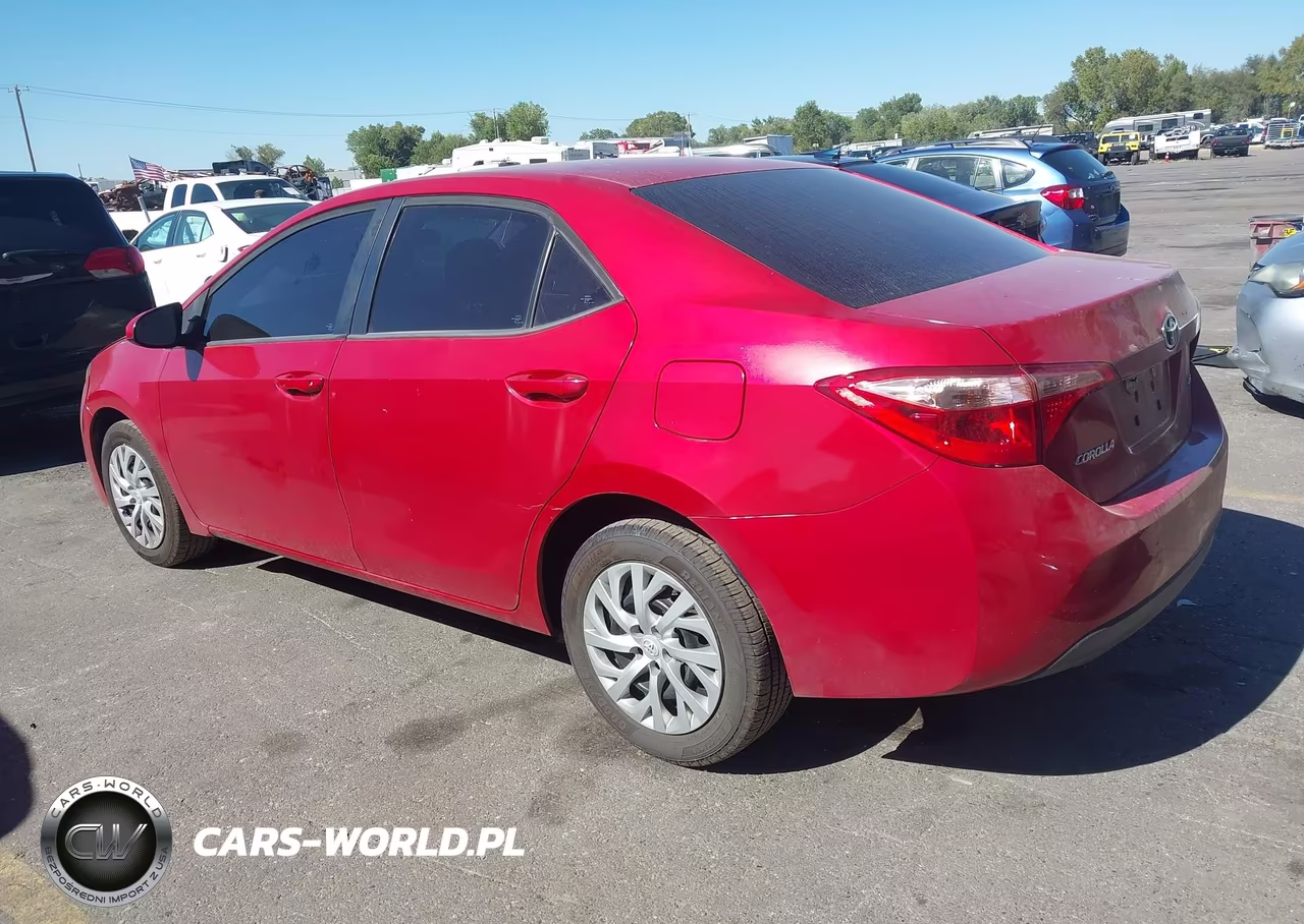 2019 Toyota Corolla Le VIN:5YFBURHE2KP932484 - 3