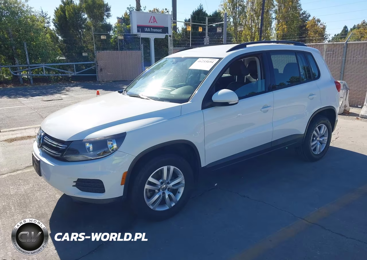 2017 Volkswagen Tiguan 2.0T-2.0T S VIN:WVGAV7AX8HK002164 - 2