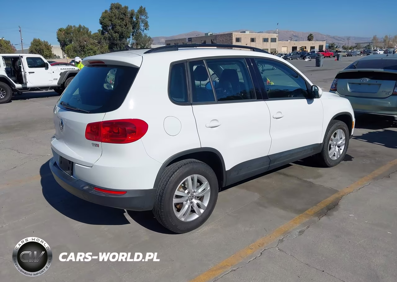 2017 Volkswagen Tiguan 2.0T-2.0T S VIN:WVGAV7AX8HK002164 - 4