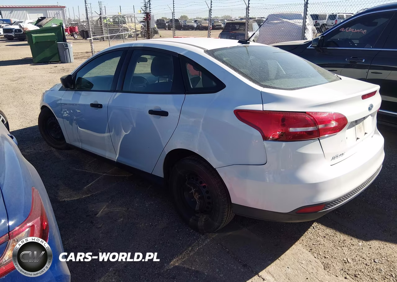 2016 Ford Focus S VIN:1FADP3E28GL228643 - 3