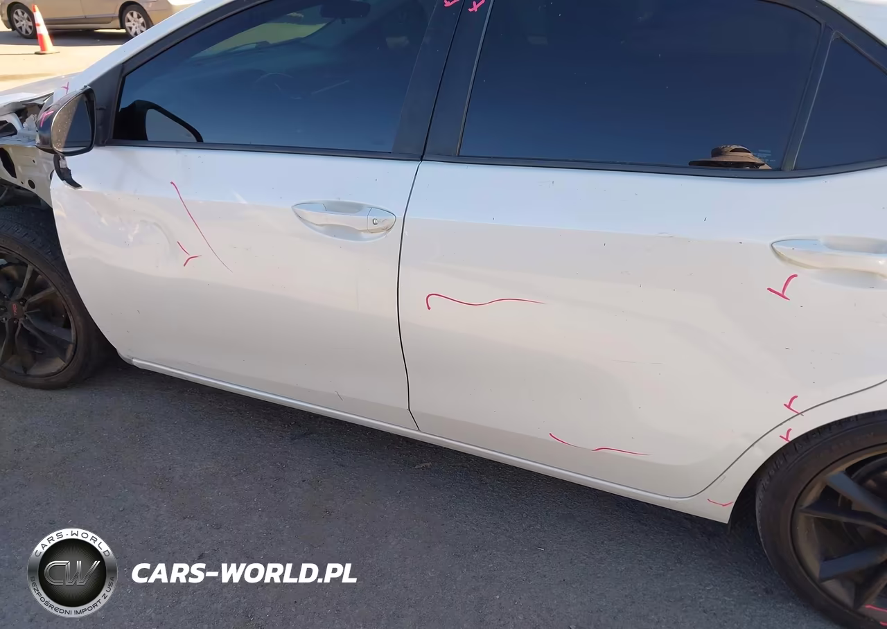 2018 Toyota Corolla Se VIN:5YFBURHE4JP763793 - 18
