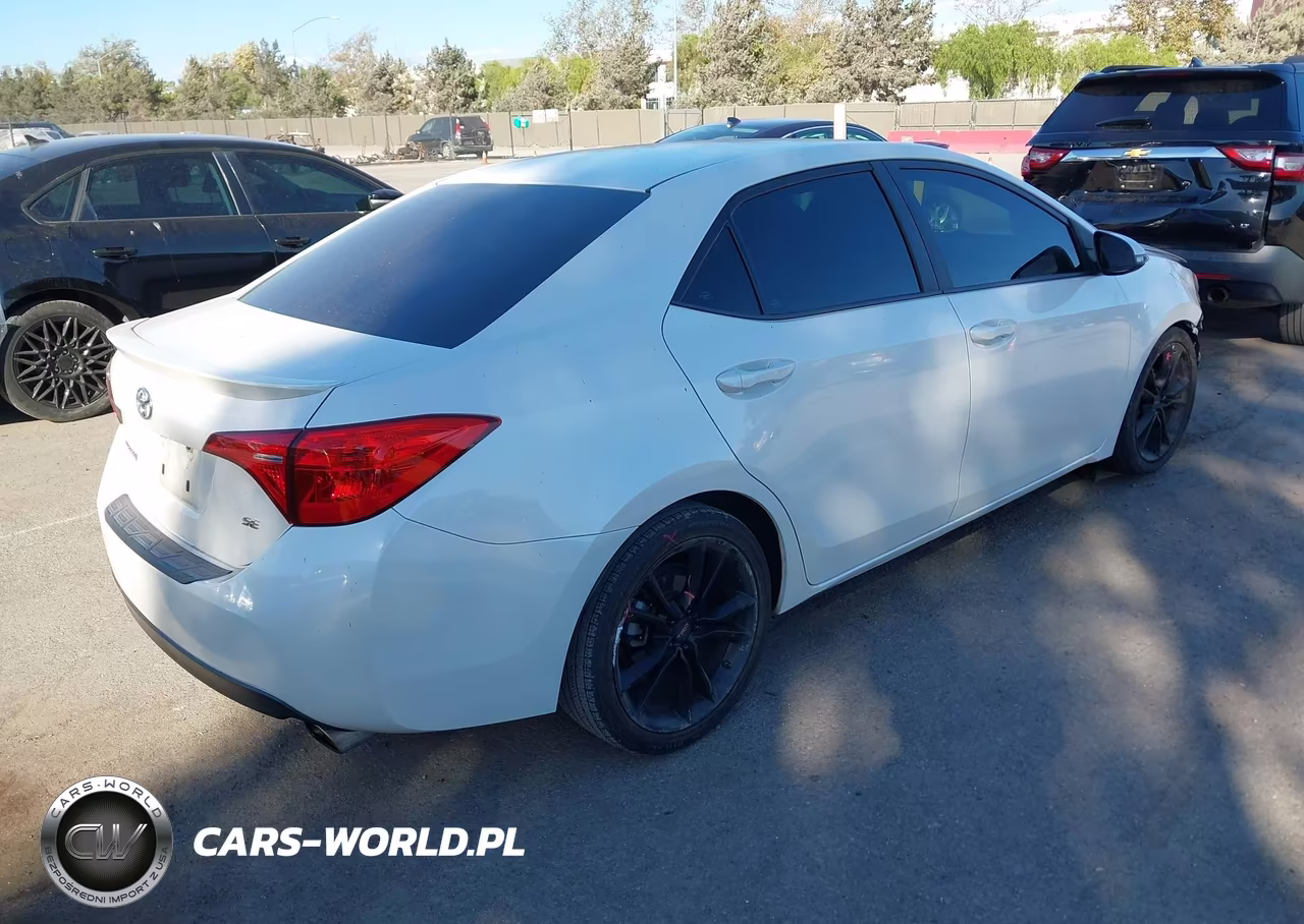 2018 Toyota Corolla Se VIN:5YFBURHE4JP763793 - 4