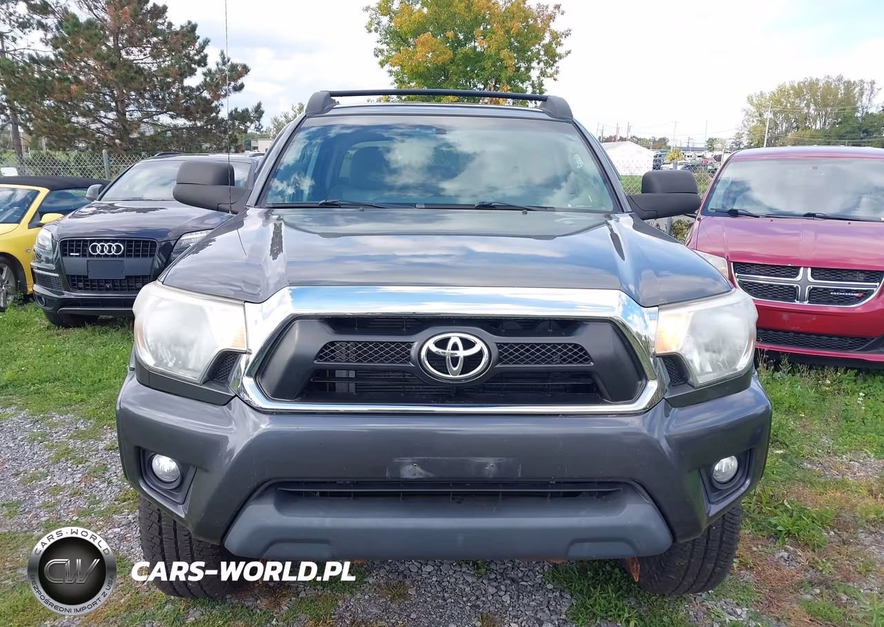 2015 Toyota Tacoma Base V6 VIN:3TMLU4EN0FM176369 - 12