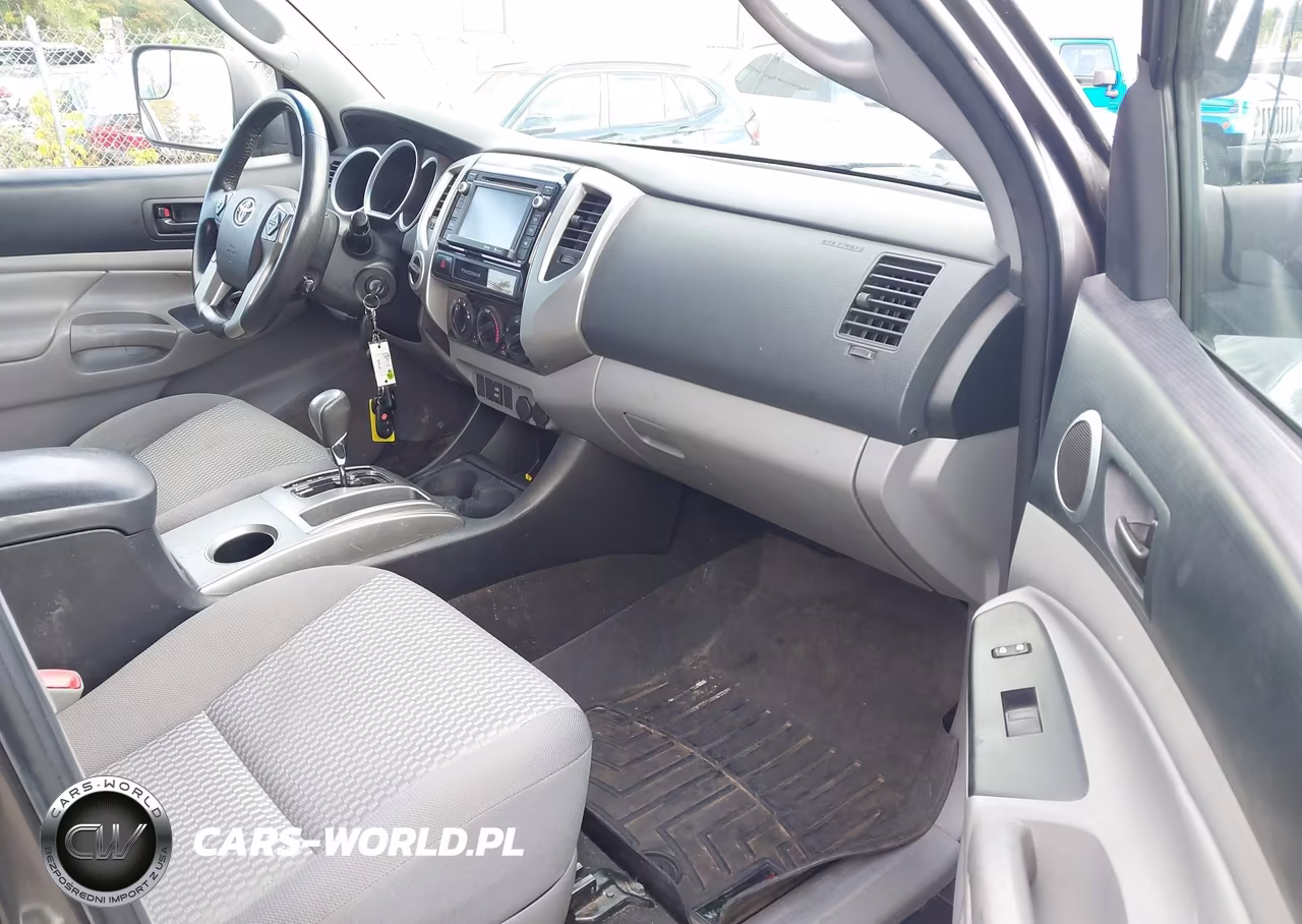 2015 Toyota Tacoma Base V6 VIN:3TMLU4EN0FM176369 - 5