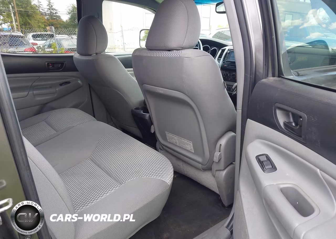 2015 Toyota Tacoma Base V6 VIN:3TMLU4EN0FM176369 - 8