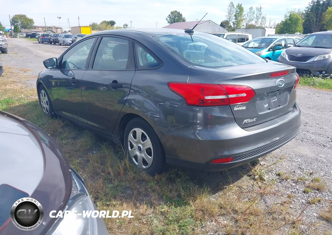 2017 Ford Focus S VIN:1FADP3E29HL321835 - 3