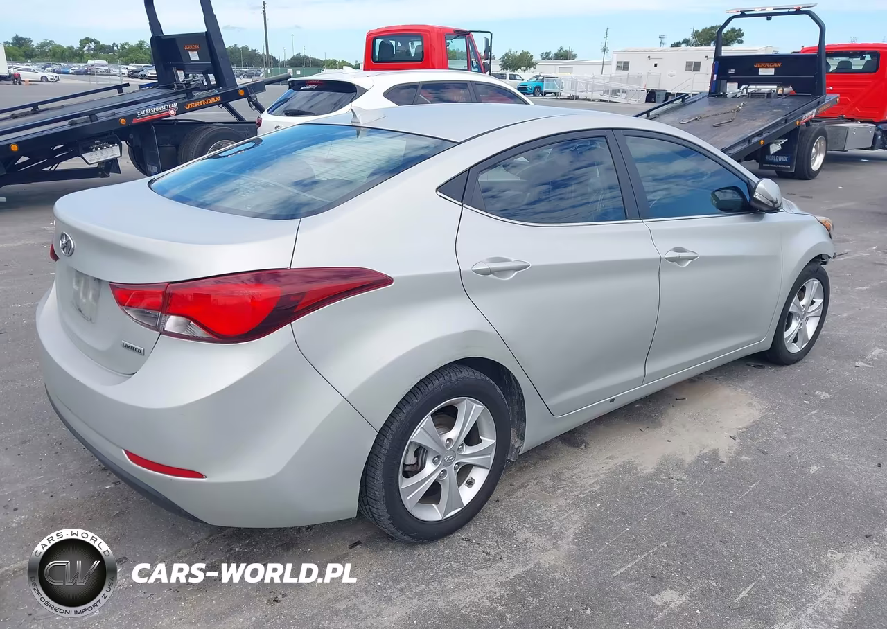2016 Hyundai Elantra Value Edition VIN:5NPDH4AE2GH729562 - 4
