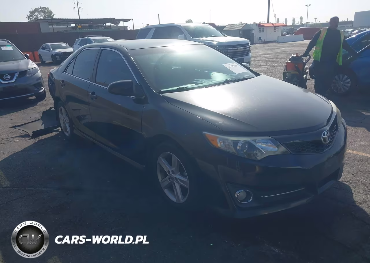 2012 Toyota Camry Se – zdjęcie 1 z 16