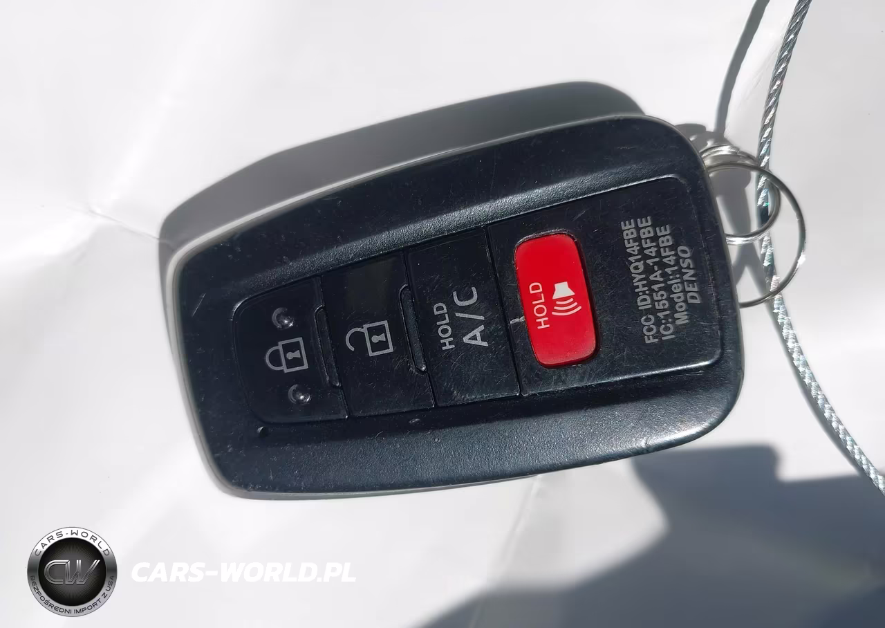 2020 Toyota Prius Prime Le VIN:JTDKARFP6L3140328 - 11