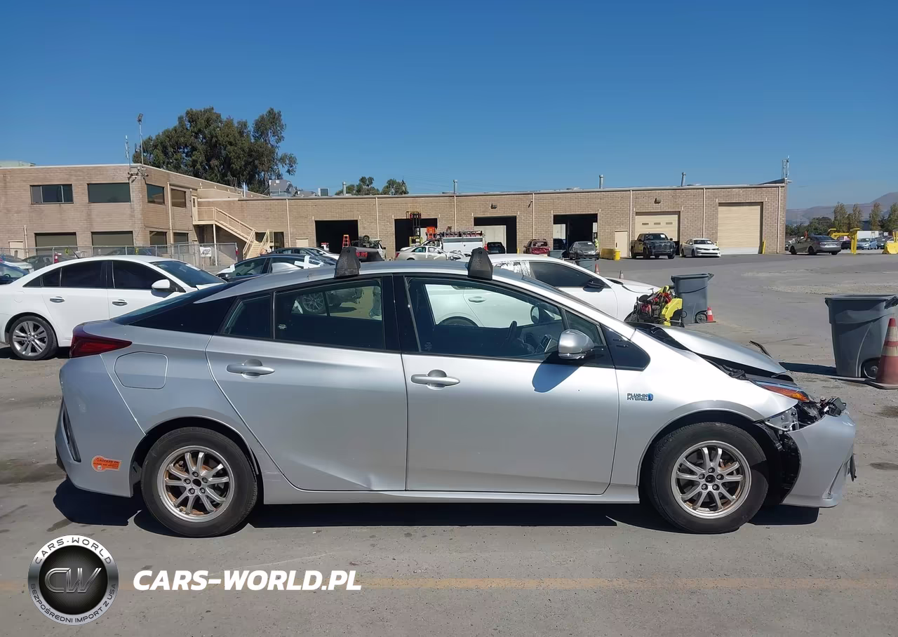 2020 Toyota Prius Prime Le VIN:JTDKARFP6L3140328 - 13