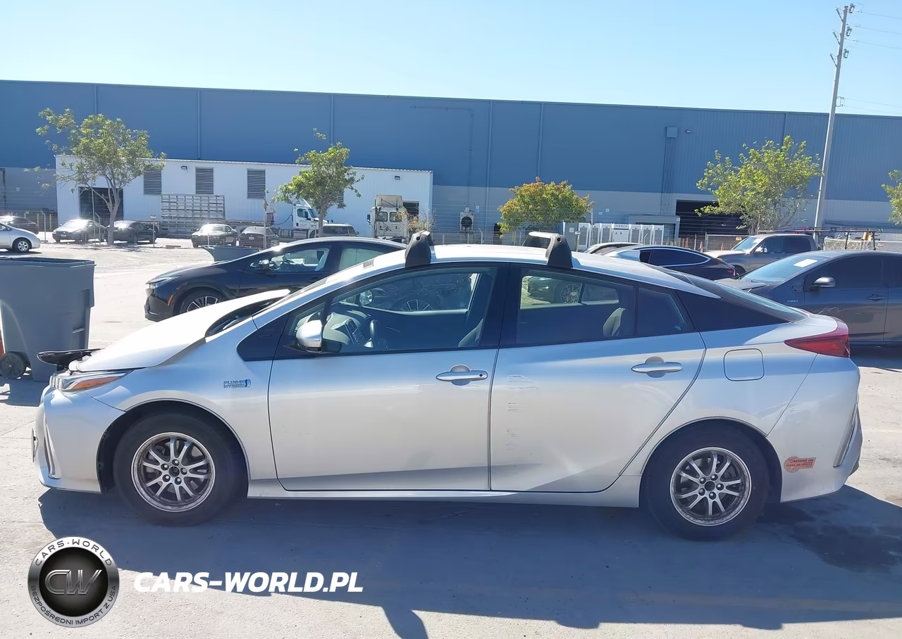 2020 Toyota Prius Prime Le VIN:JTDKARFP6L3140328 - 14
