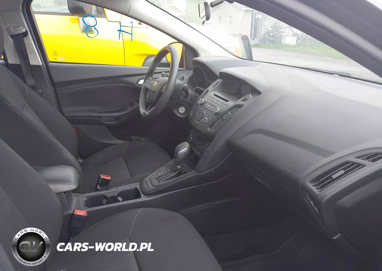 2017 Ford Focus Se VIN:1FADP3FE6HL250876 - 5