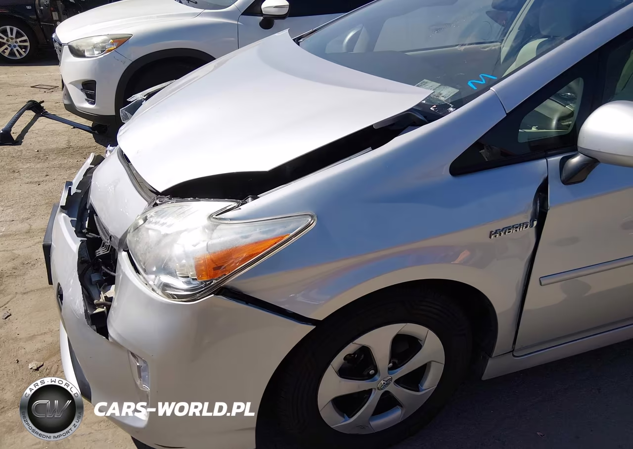 2012 Toyota Prius Three VIN:JTDKN3DUXC5476756 - 13