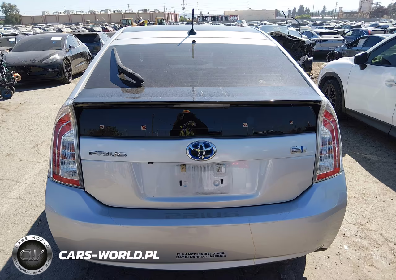 2012 Toyota Prius Three VIN:JTDKN3DUXC5476756 - 18