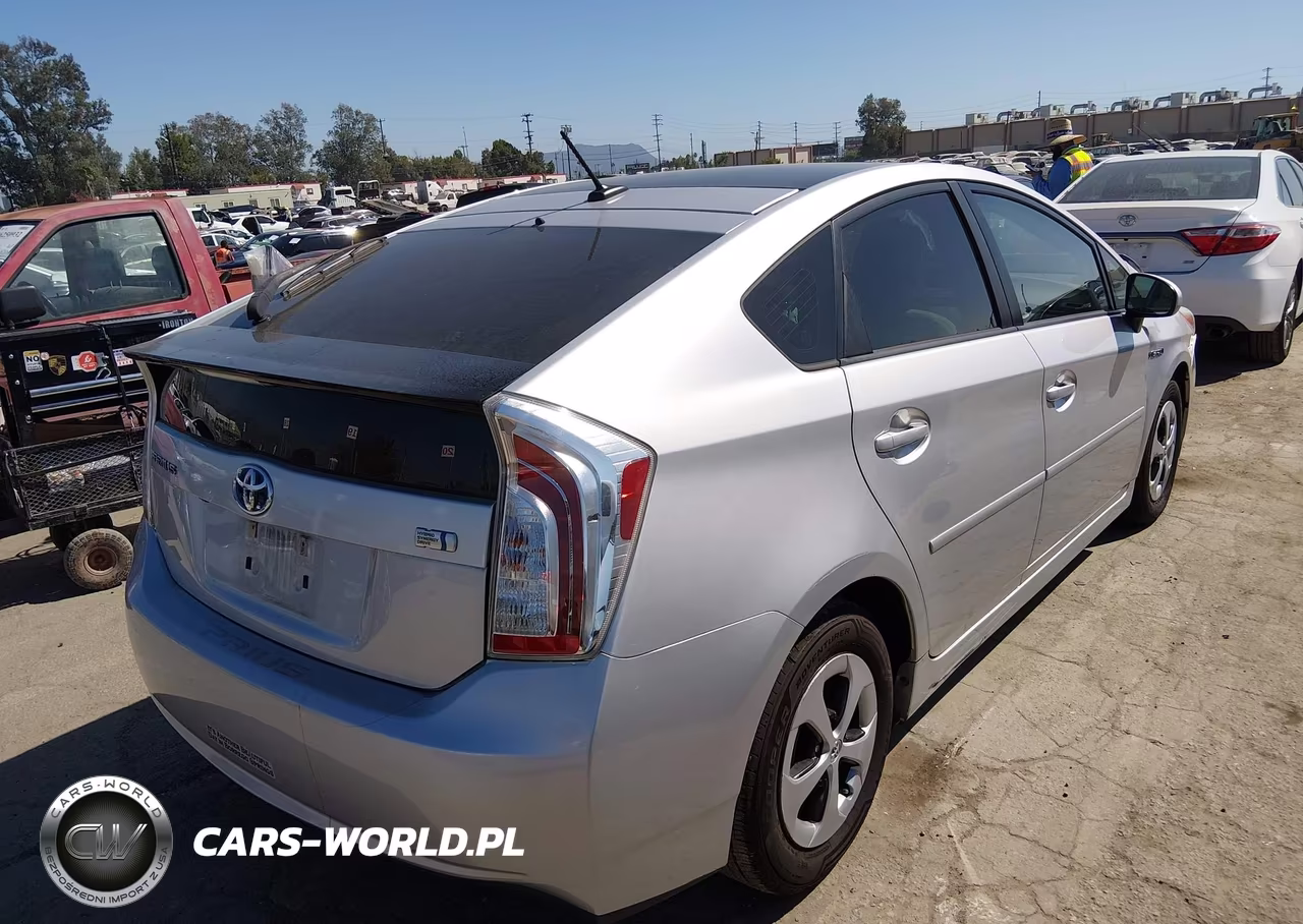 2012 Toyota Prius Three VIN:JTDKN3DUXC5476756 - 4