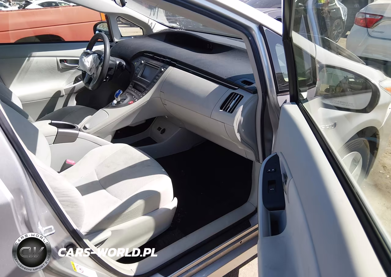 2012 Toyota Prius Three VIN:JTDKN3DUXC5476756 - 5