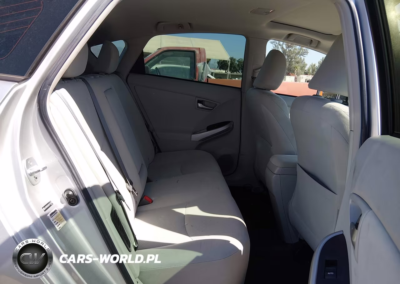 2012 Toyota Prius Three VIN:JTDKN3DUXC5476756 - 8
