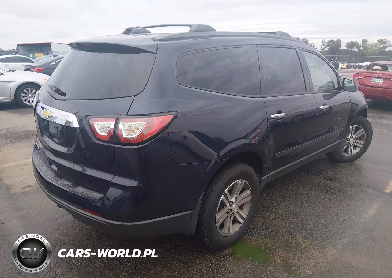 2017 Chevrolet Traverse Ls VIN:1GNKRFKD5HJ148093 - 4