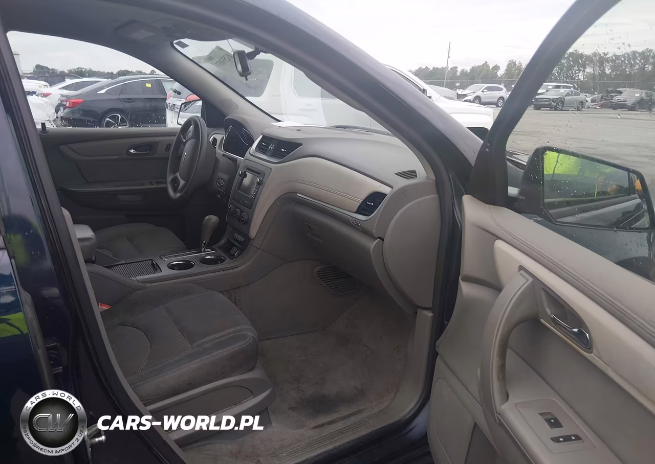 2017 Chevrolet Traverse Ls VIN:1GNKRFKD5HJ148093 - 5