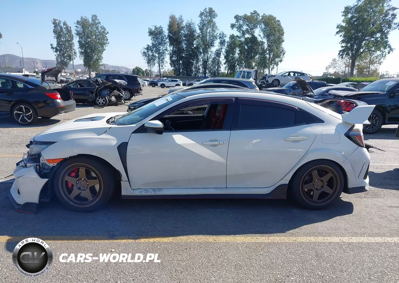 2019 Honda Civic Type R Touring VIN:SHHFK8G7XKU204071 - 18